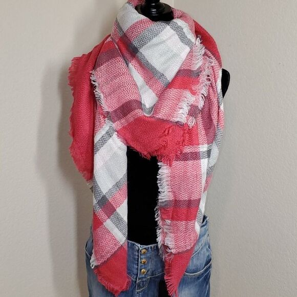 Over Sized Pink Scraf/Wrap - Picture 1 of 6